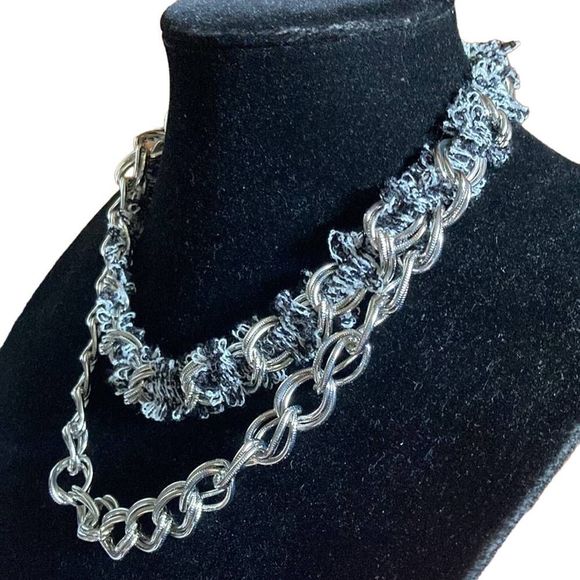 NWT New York & Company Layered Chain-Link Fringe Statement Necklace Silver - Picture 6 of 9